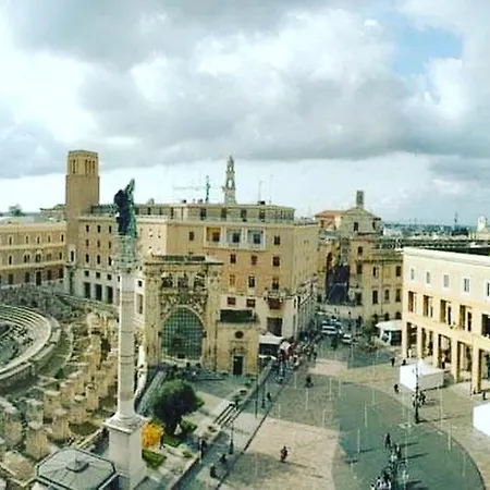 לינה וארוחת בוקר Degli Artisti 3*