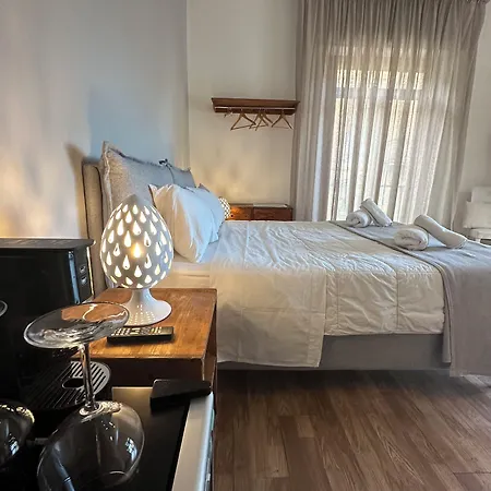 Degli Artisti לינה וארוחת בוקר 3*