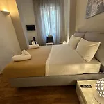 Degli Artisti 3*