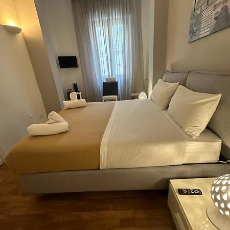 Degli Artisti 3*