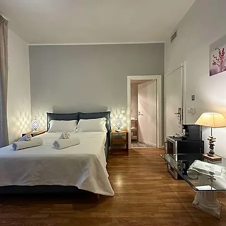 Degli Artisti 3*