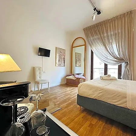 Degli Artisti 3*