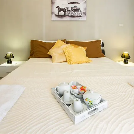 Degli Artisti 레체