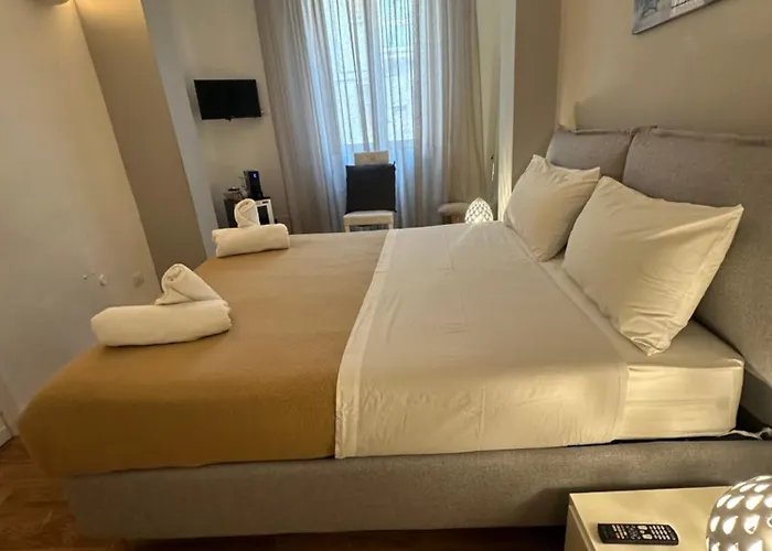 Degli Artisti 3*